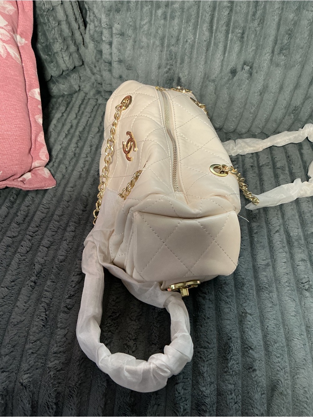 Quilted Shoulder Bag in Ivory with Gold Chain